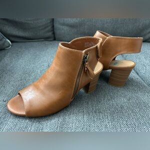Brown peep toe bootie